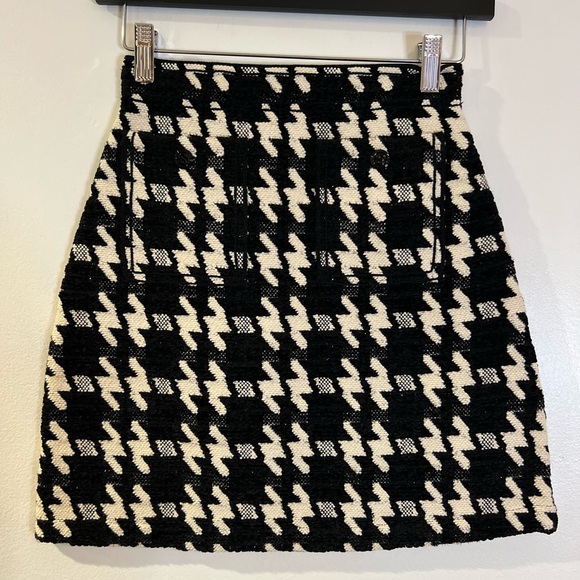 Bree Jacquard Houndstooth Short Coat & Breene Houndstooth Mini Skirt SET - Picture 7 of 12